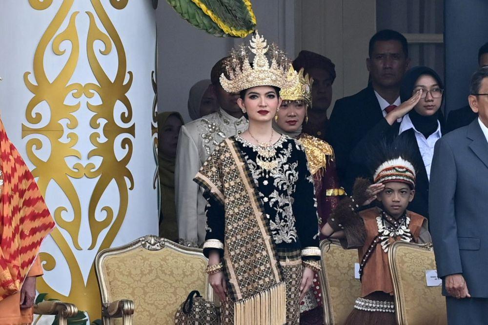 Beda dengan Gibran, Selvi Ananda dan La Lembah Pakai Baju Adat Lampung