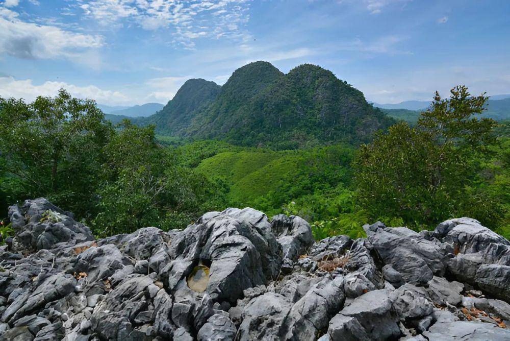Bukit Langara, Kabupaten Hulu Sungai Selatan (meratusgeopark.org)