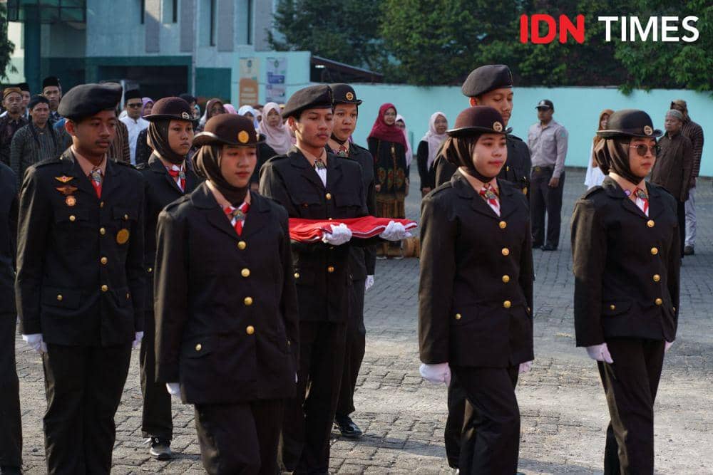 Momen hut kemerdekaan RI ke 79 menjadi refleksi untuk mengevaluasi pencapaian kemajuan, Sabtu (17/8/2024).(IDN Times/Cokie Sutrisno)