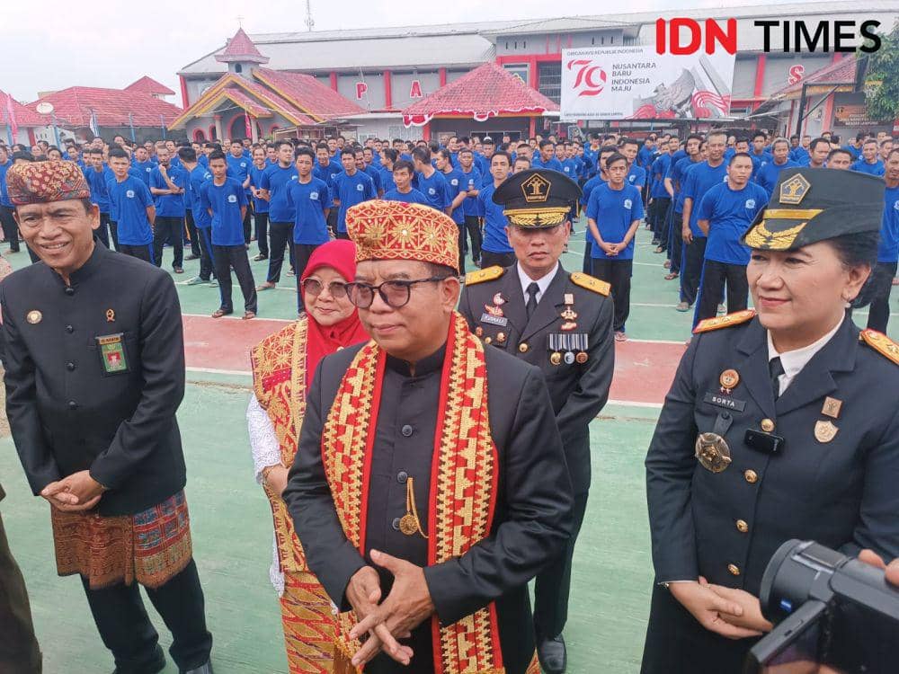 Pemberian remisi umum HUT Kemerdekaan RI ke-79 di Lapas Narkotika Kelas IIA Bandar Lampung, Sabtu (17/8/2024). (IDN Times/Tama Yudha Wiguna).