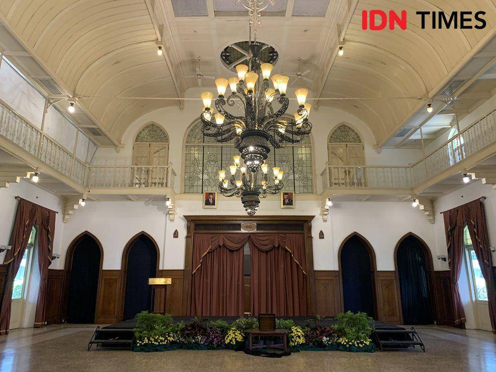 Potret Balai Adika Ballroom di Hotel Majapahit Surabaya MGallery Collection (IDN Times/Fasrinisyah Suryaningtyas)