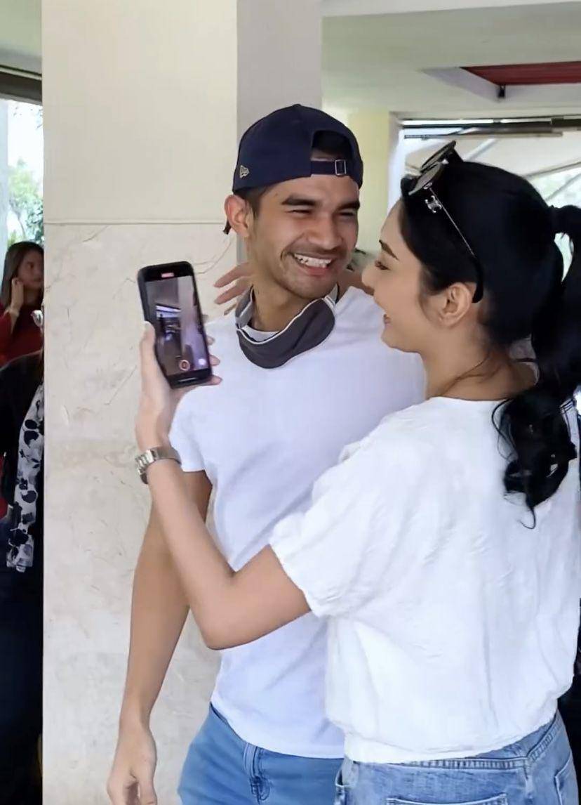 potret kejutan ulang tahun Tengku Tezi dari Tyas Mirasih (Instagram.com/tyasmirasih)
