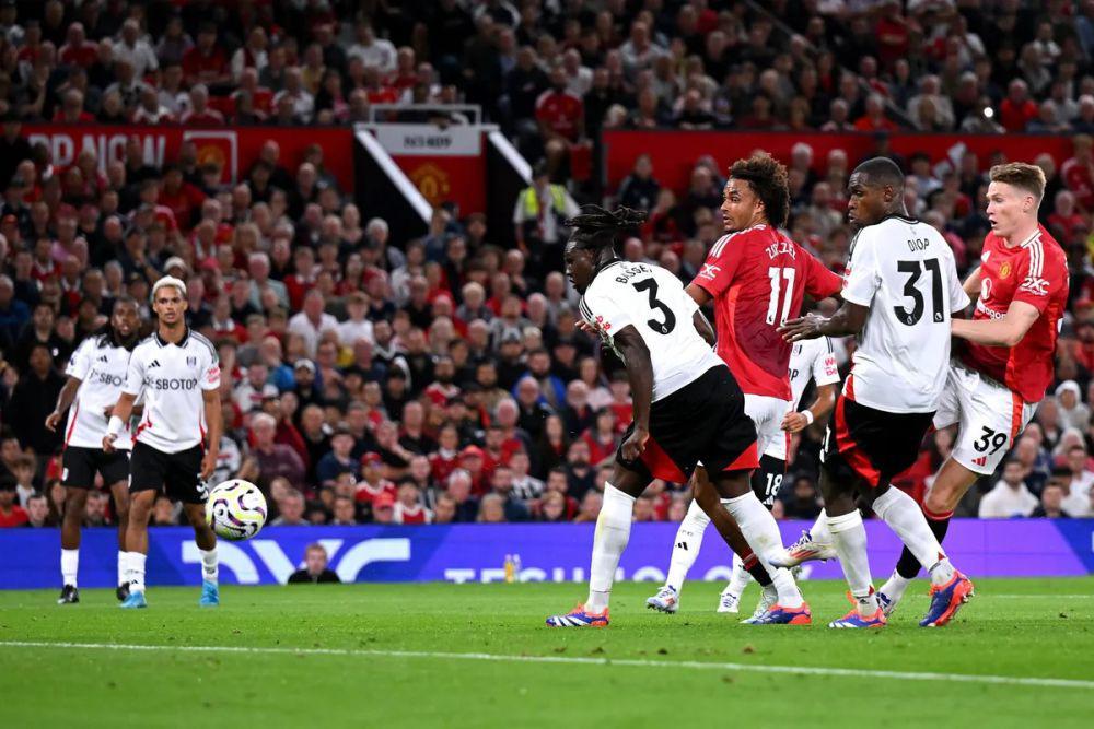 Manchester United melawan Fulham pada pekan pembuka EPL 2024/2025. (premierleague.com)