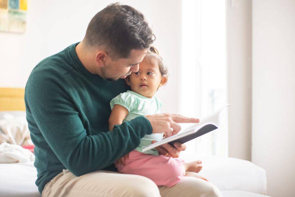 ilustrasi ayah dan anak (pexels.com/Kampus Production)