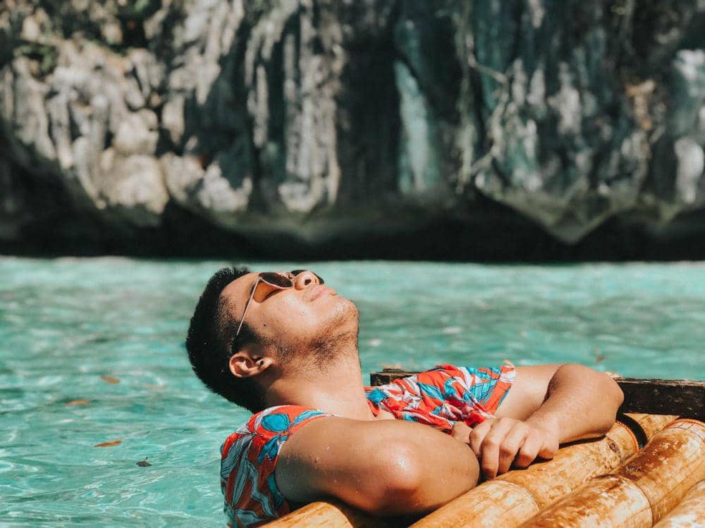 ilustrasi healing di laut (pexels.com/Alexavier Rylee Cimafranca)