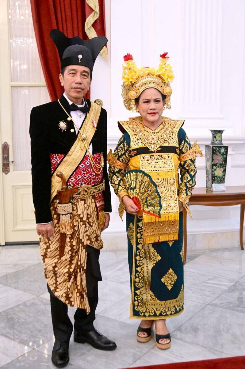 Baju Adat Jokowi-Iriana saat HUT RI dari Tahun ke Tahun. (presidenri.go.id)