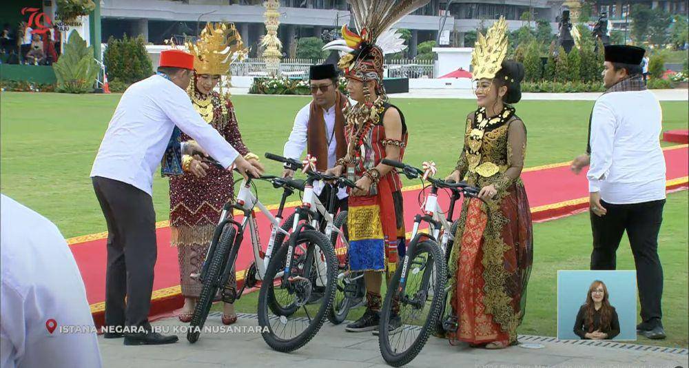 Busana Adat Terbaik saat Upacara HUT ke-79 RI di IKN. (youtube.com/IDN Times)