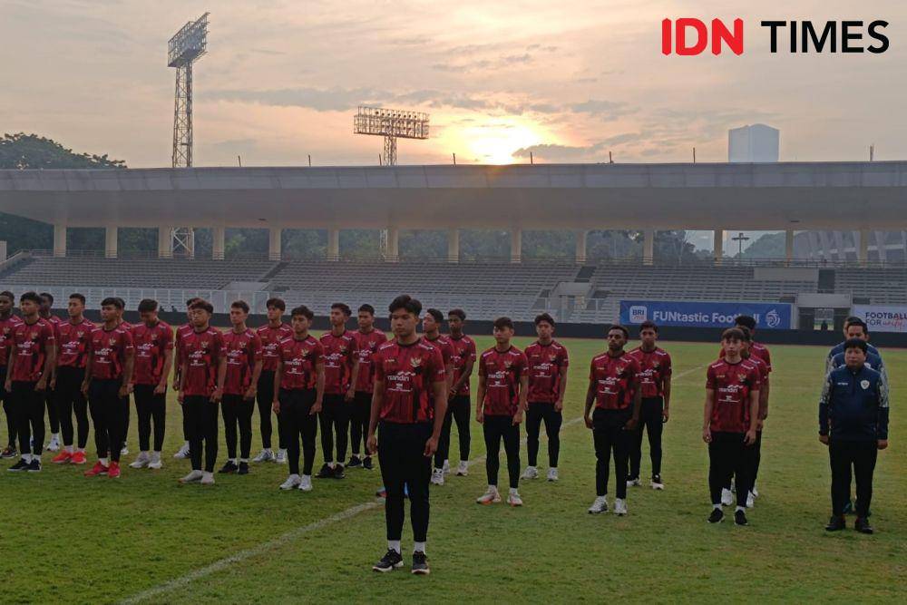 Timnas Indonesia U-20 menggelar upacara bendera, Sabtu (17/8/2024). (IDN Times/Tino).