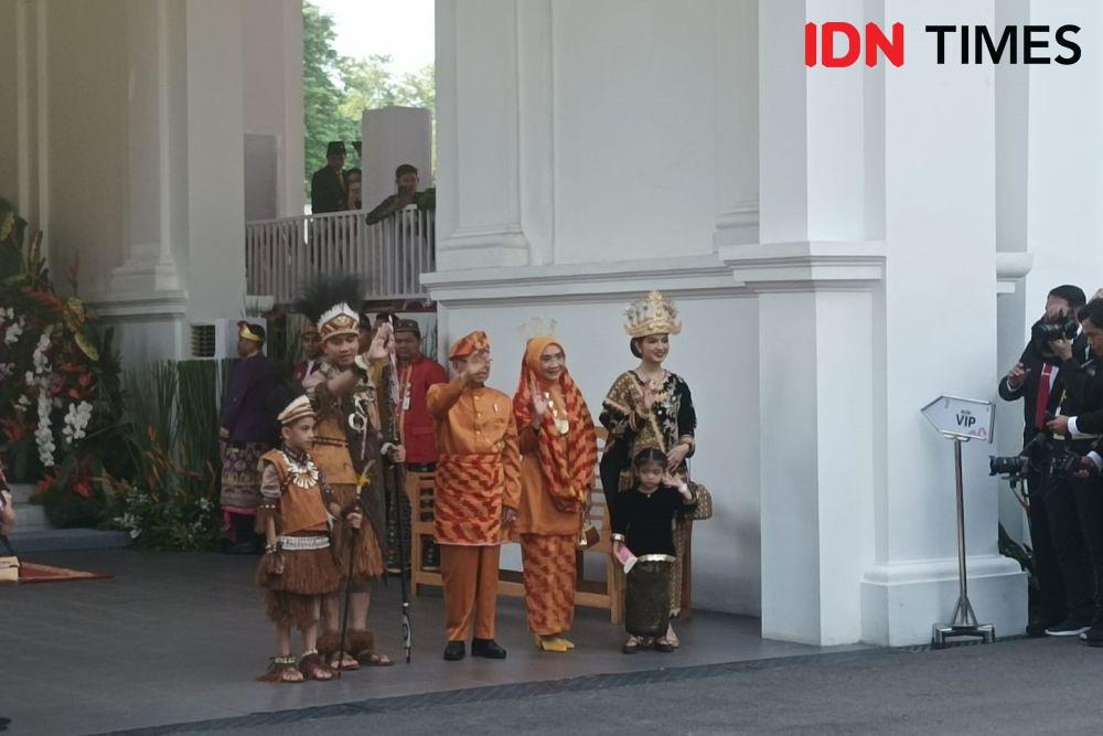 Ma'ruf Amin dan Istri Pakai Baju Adat Pontianak Melayu di HUT ke-79 RI