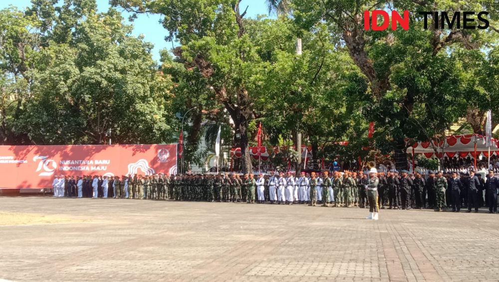 Upacara peringatan HUT ke-79 Proklamasi Kemerdekaan Indonesia di Rujab Gubernur Sulsel, Sabtu (17/8/2024). (IDN Times/Ashrawi Muin)