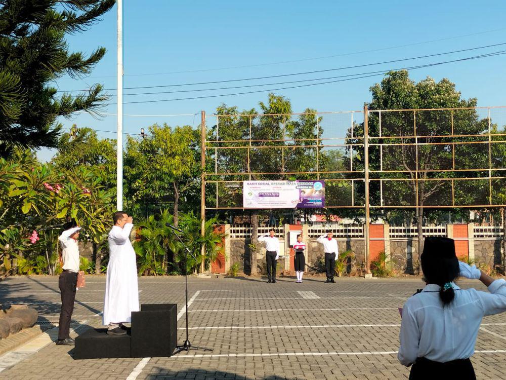 Potret pemimpin dan petugas upacara bendera. IDN Times/Talita Hariyanto