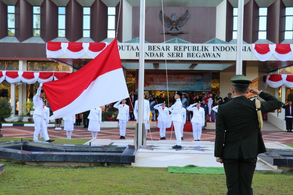 Upacara pengibaran bendera HUT ke-79 RI (Dok. KBRI Brunei Darussalam)