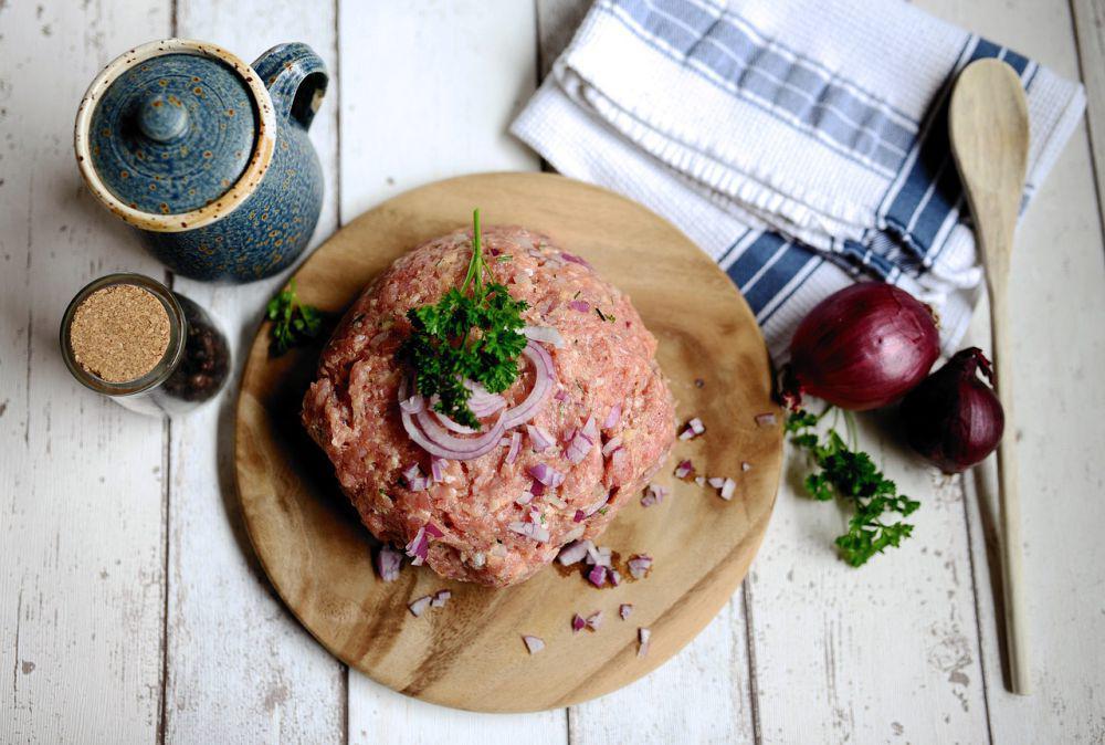 ilustrasi daging ayam cincang (pixabay.com/congerdesign)