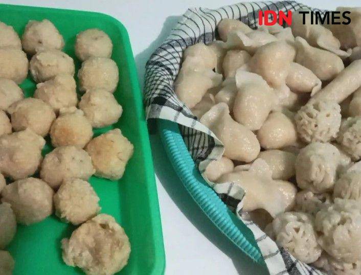 Pempek khas Palembang (IDN Times/Feny Maulia Agustin)
