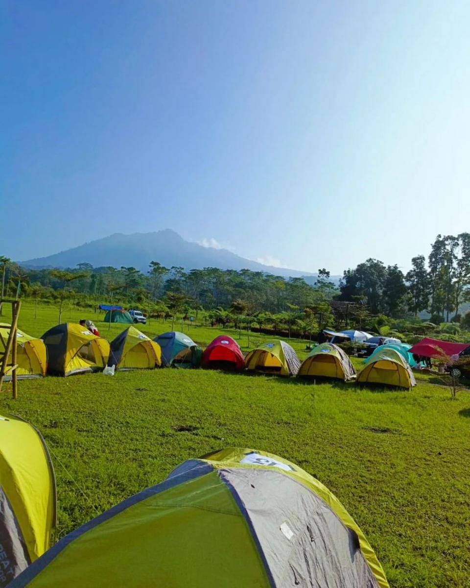 camping ground di kawasan Air Terjun Telunjuk Raung (instagram.com/callmebiwww)