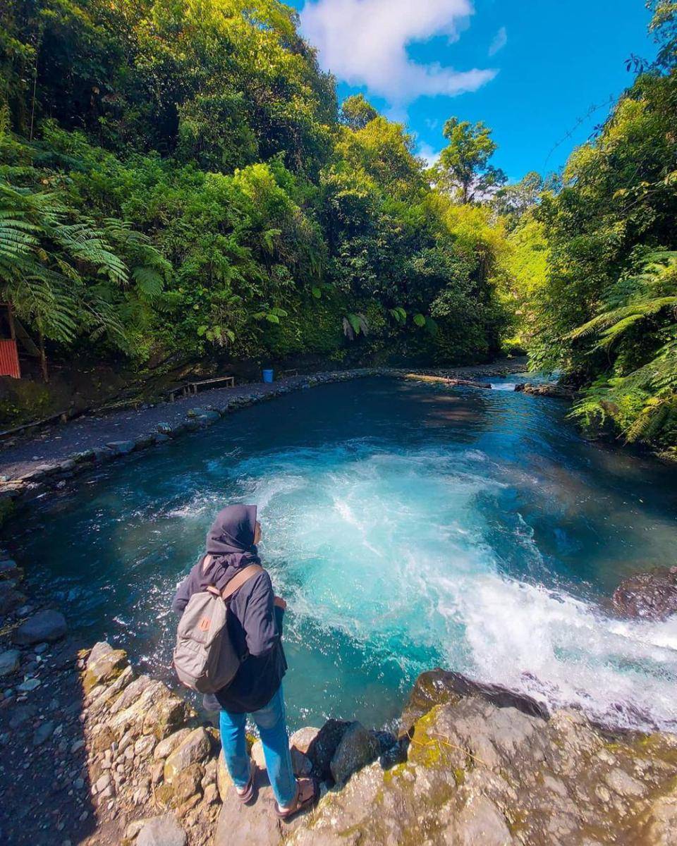 kolam alami di aliran Air Terjun Telunjuk Raung (instagram.com/arti.bintang)