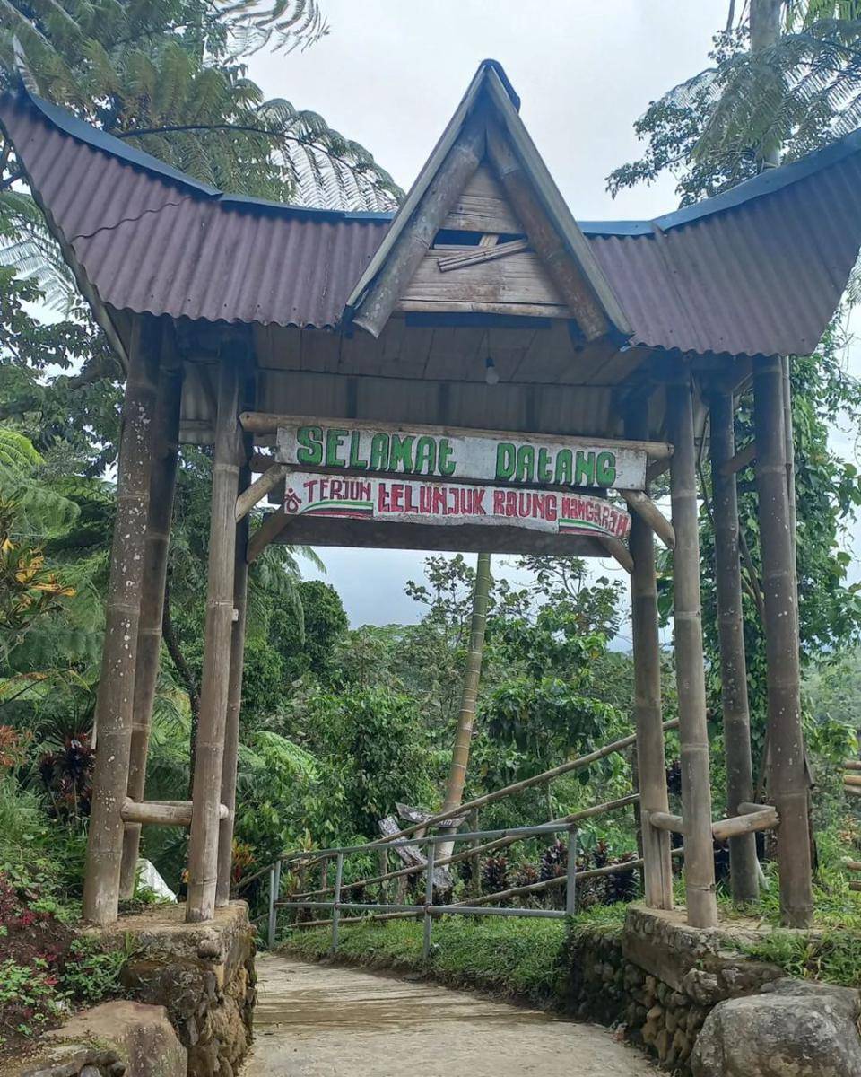 kawasan wisata Air Terjun Telunjuk Raung (instagram.com/disforiaez)