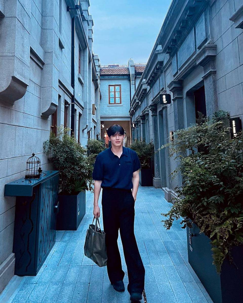 potret OOTD liburan ala New Thitipoom (instagram.com/newwiee)