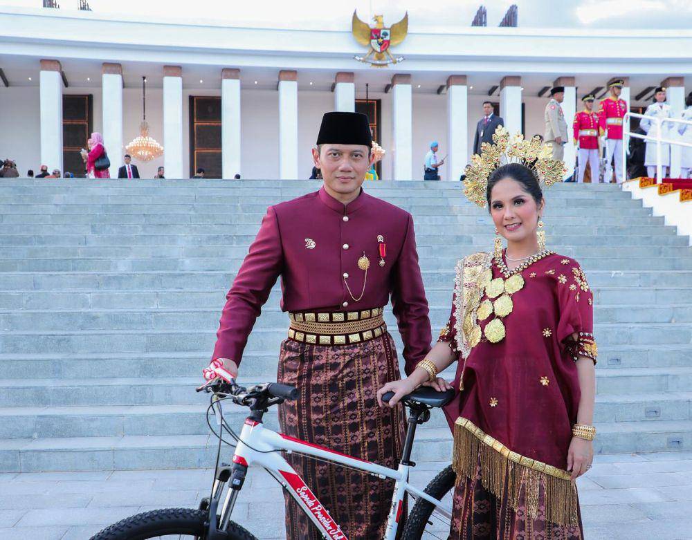 AHY-Annisa Pohan menang busana terbaik (Instagram.com/agusyudhoyono)