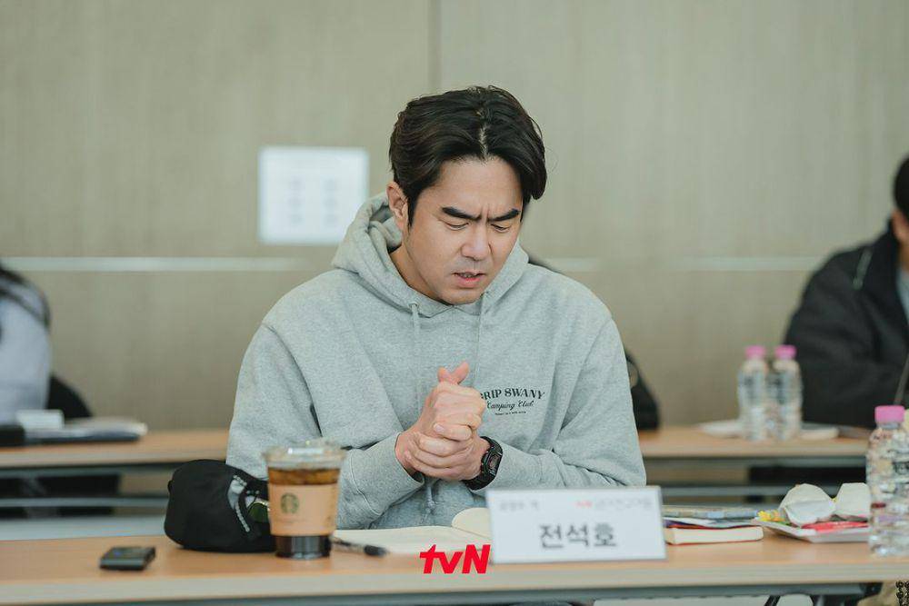Penampilan Jun Suk Ho di pembacaan naskah Love Next Door (instagram.com/tvn_drama)