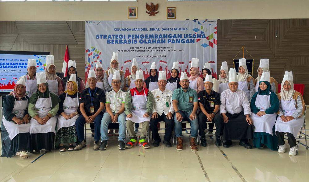 Pertamina Group menggelar berbagai program Tanggung Jawab Sosial dan Lingkungan (TJSL) mulai dari pengibaran bendera merah putih di bawah laut dan pelestarian ekosistem maritim, aksi bersih-bersih Ciliwung, workshop strategi pengembangan usaha untuk keluarga sejahtera hingga pemberian beasiswa. (Dok. Pertamina)