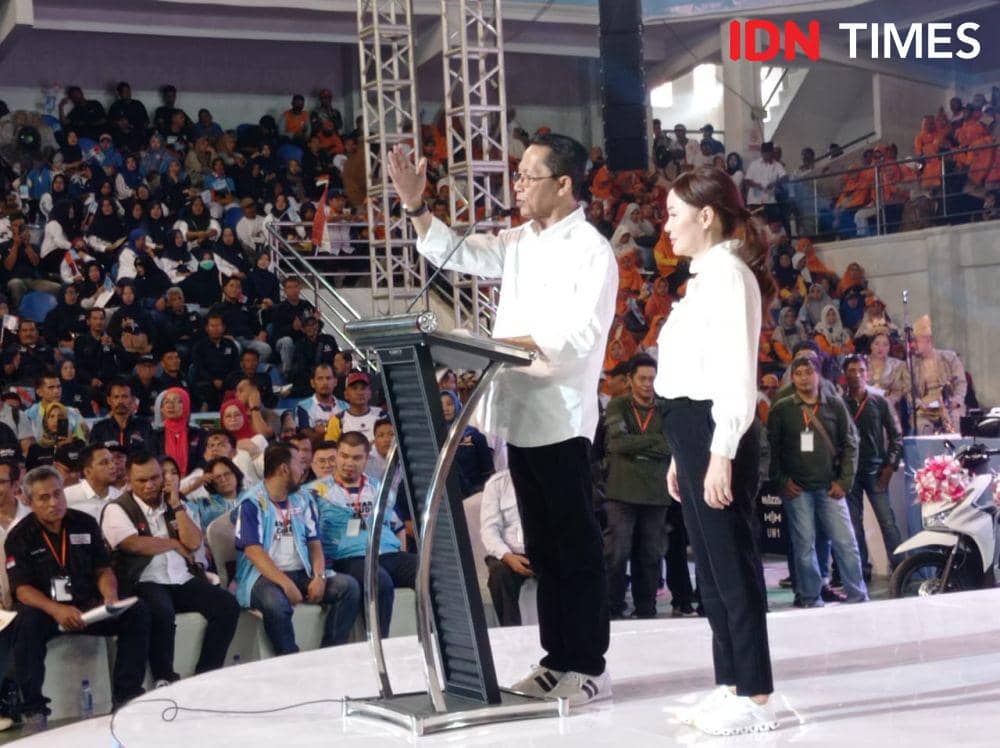 Amsakar Achmad dan Li Claudia Chandra di Kota Batam (IDN Times/Putra Gema Pamungkas)
