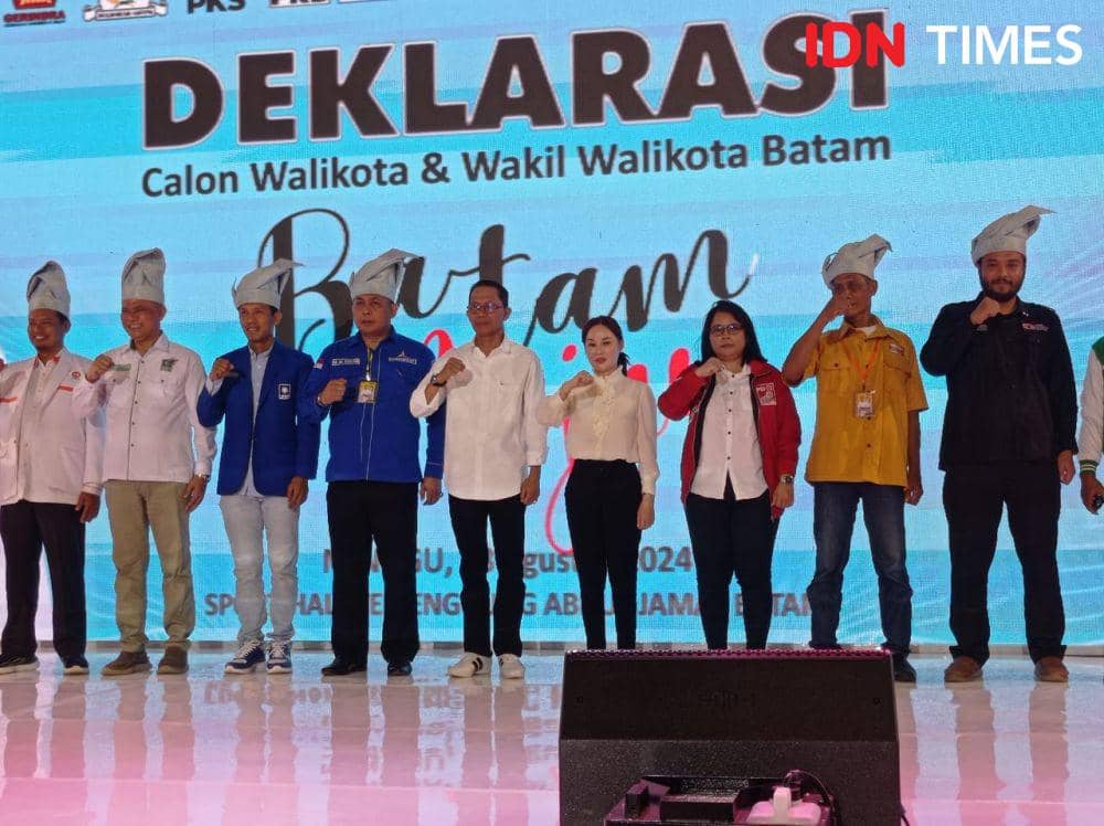 Amsakar Achmad - Li Claudia Chandra di dampingi 11 ketua partai Kota Batam (IDN Times/Putra Gema Pamungkas)