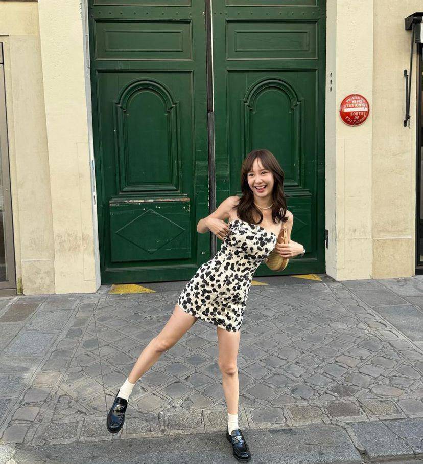 potret Toey Jarinporn liburan di Paris (instagram.com/toeyjarinporn)