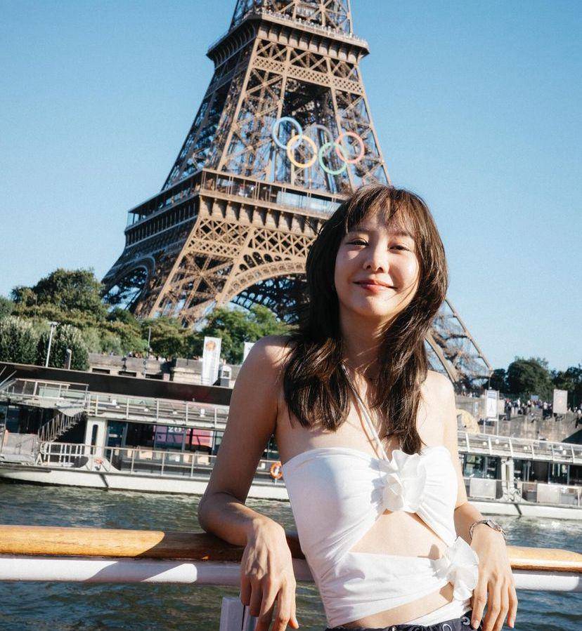 potret Toey Jarinporn liburan di Paris (instagram.com/toeyjarinporn)