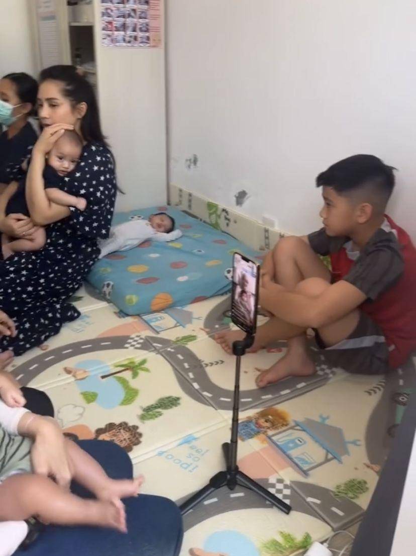 potret Nagita Slavina berkunjung ke yayasan bayi terlantar di Bali (Instagram.com/shela_lala96)