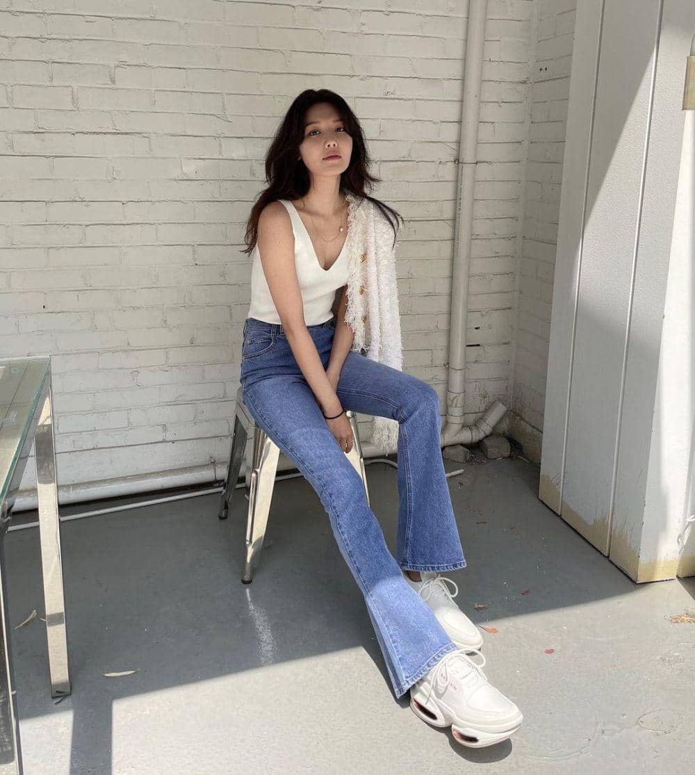 inspirasi Outfit Minimalis ala Choi Sooyoung (instagram.com/sooyoungchoi)