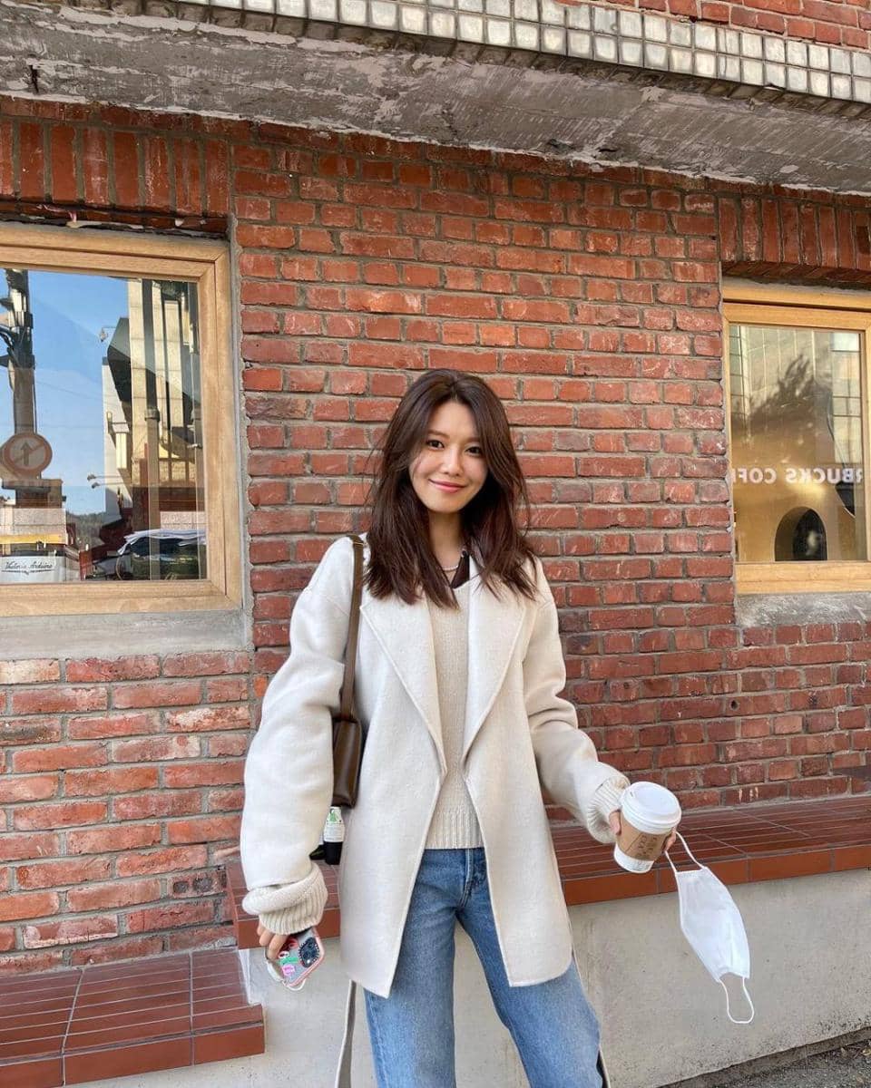 inspirasi Outfit Minimalis ala Choi Sooyoung (instagram.com/sooyoungchoi)