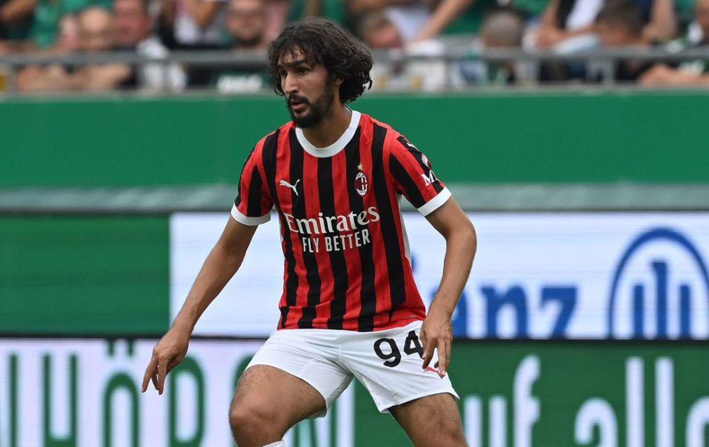 Yacine Adli (instagram.com/adliyacine)
