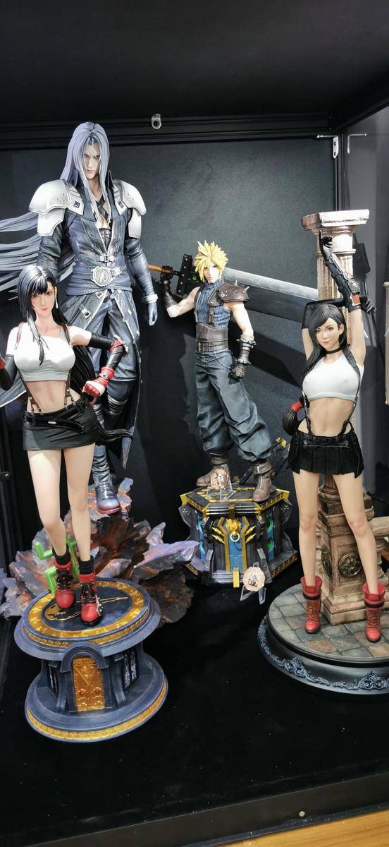 potret koleksi figur Final Fantasy (reddit.com/user/Jamie_BiuBiuBiu)
