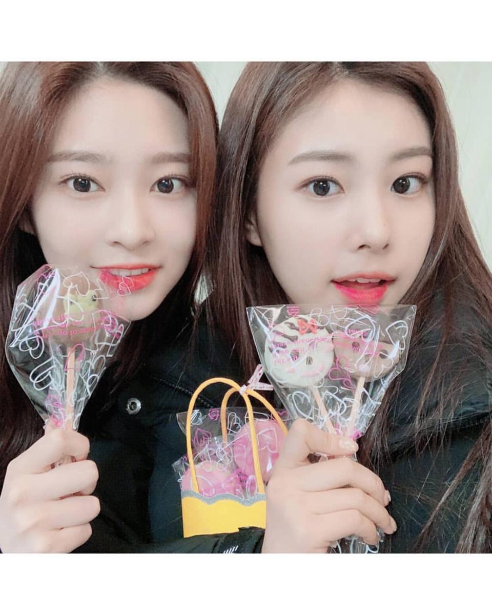 Minju dan Hyewon IZ*ONE (instagram.com/official_izone)