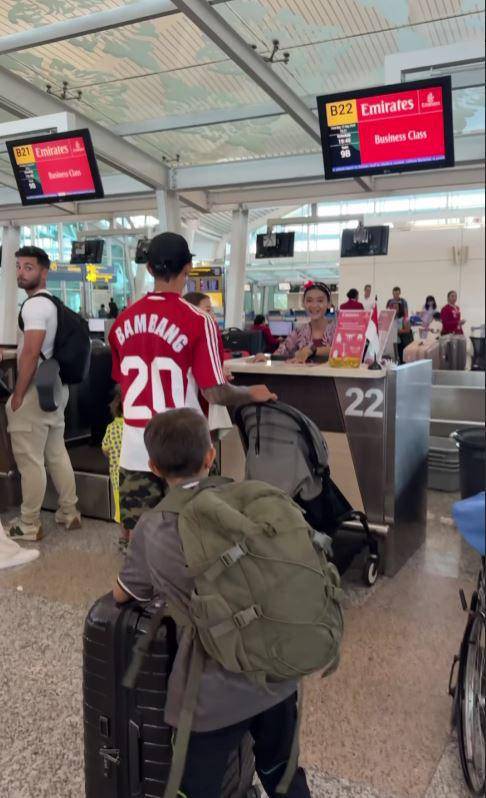 Kenji Bachdim berangkat ke Belanda (Instagram.com/jenniferbachdim)