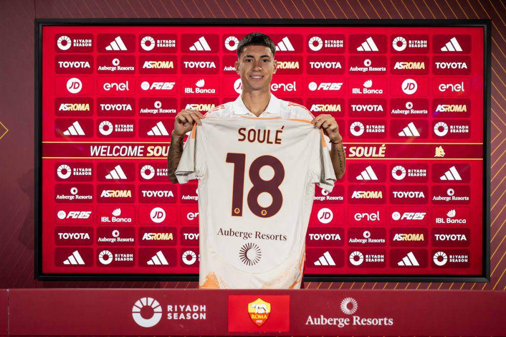 Matias Soule saat diperkenalkan AS Roma. (asroma.com)