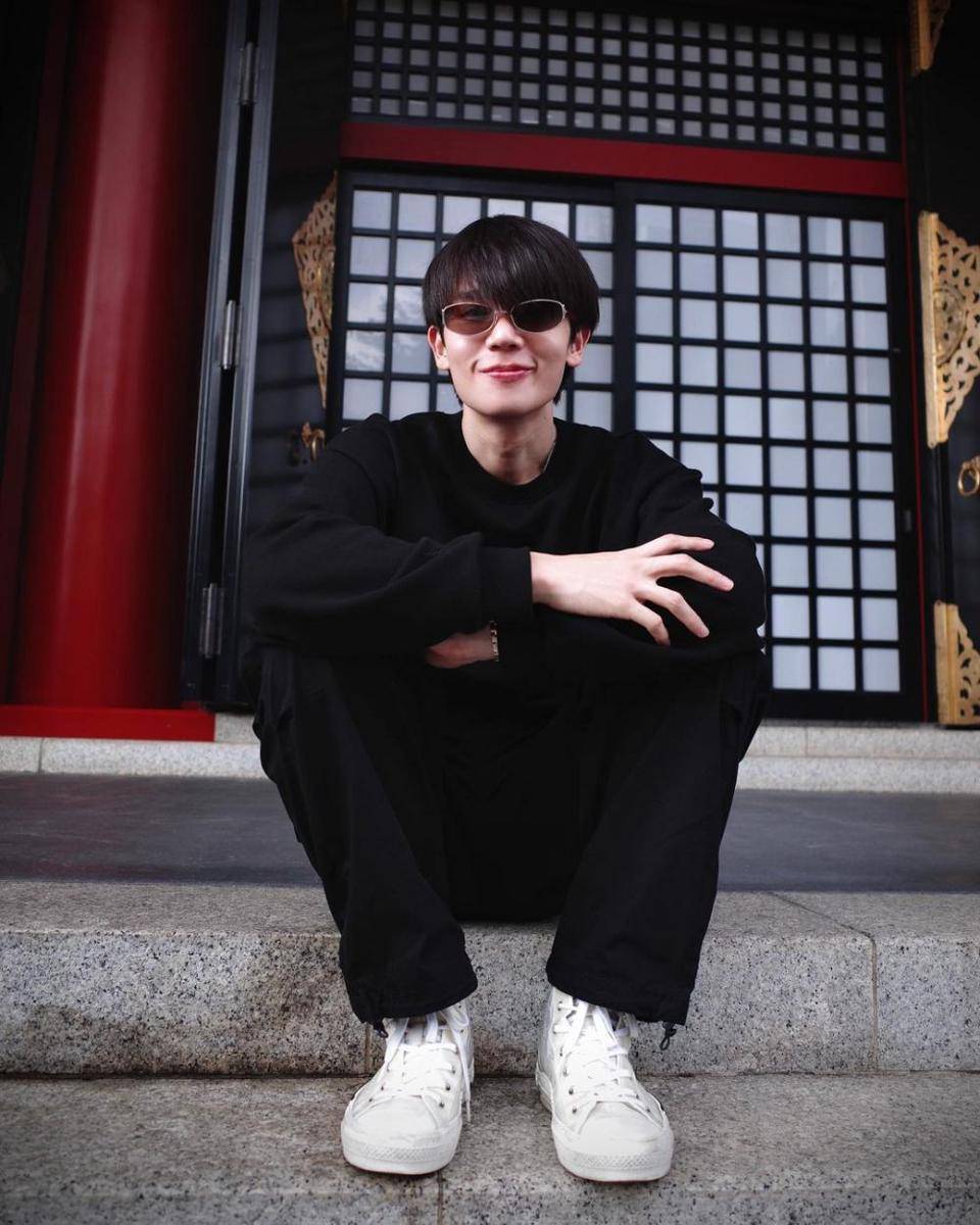 potret mix and match sweatshirt ala Jimmy Potiwihok (instagram.com/jimmyyjp)