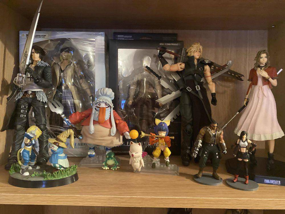 potret koleksi figur Final Fantasy (reddit.com/r/FinalFantasy)