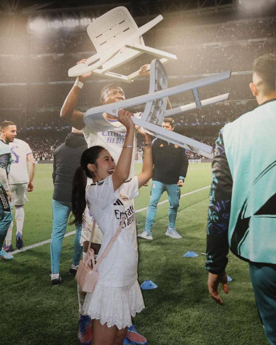 potret bulan madu Gio dan Shasa ke Santiago Bernabeu (instagram.com/shazaniaa)
