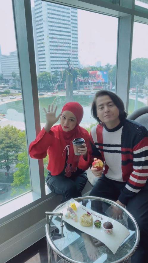 anniversary Cut Meyriska dan Roger (Instagram.com/rogerojey)