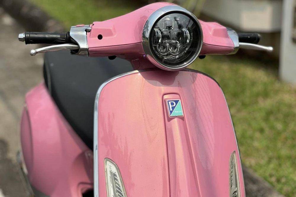 ilustrasi tampilan batok Vespa Primavera Pink Rosa 150 i-get ABS (instagram.com/patrick.scoot_)