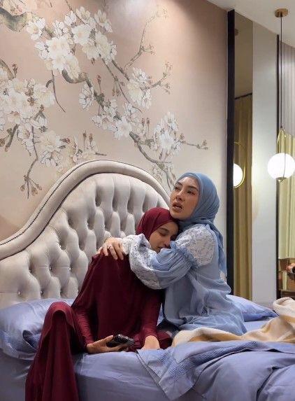 potret artis jenguk Cut Intan (instagram.com/daraarafah)