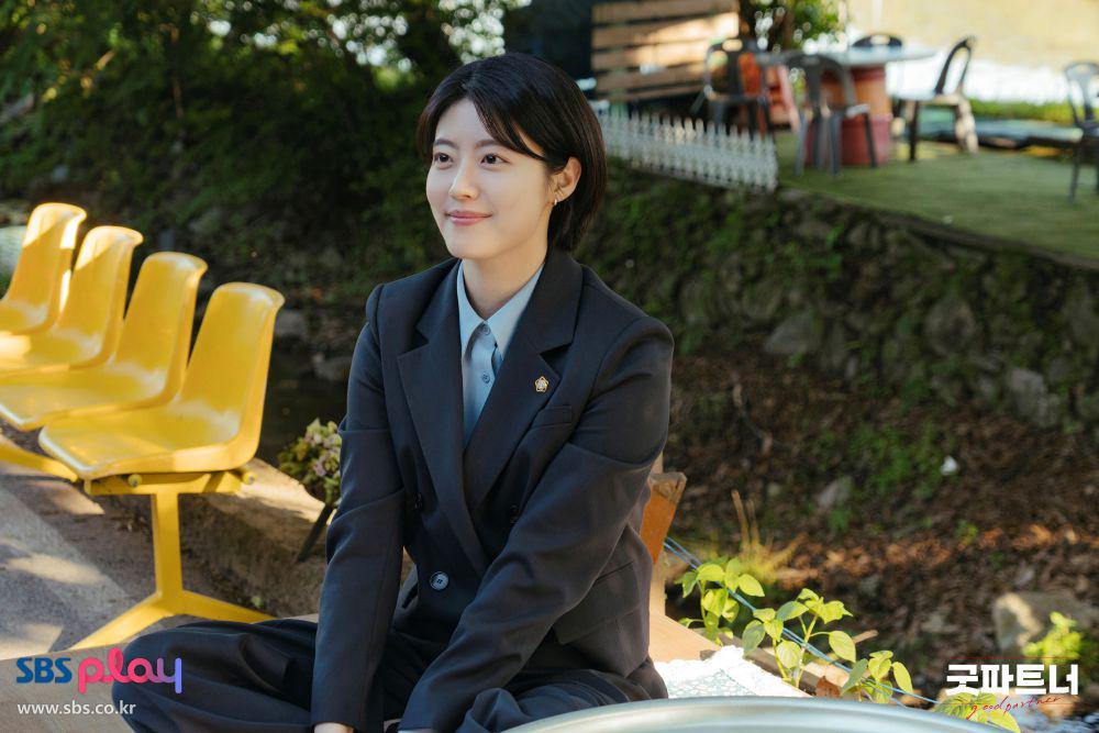 Han Yu Ri (Nam Ji Hyun) di drakor Good Partner (dok. SBS/Good Partner)