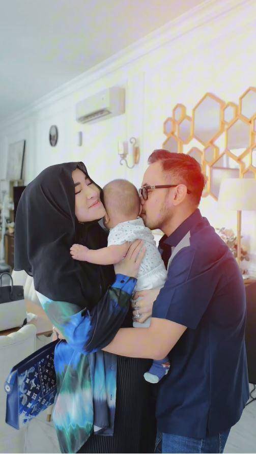 Anak angkat Sandy Purnamasari (Instagram.com/shandypurnamasari)