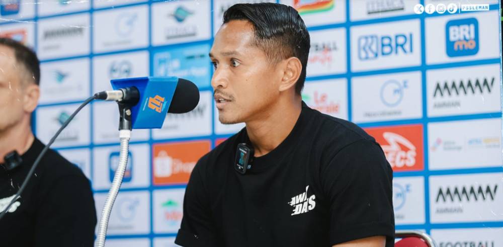 Abduh Lestaluhu di sesi jumpa pers di Ruang Konferensi Pers Stadion Manahan, Surakarta, Minggu (18/8/2024) (dok PSS Sleman)