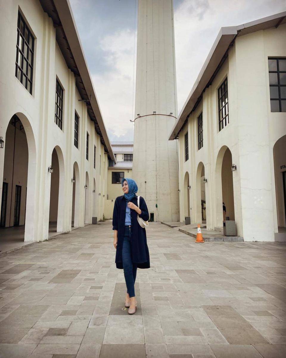 ide outfit ke kantor ala Astrid Widayani (instagram.com/astridwidayani)