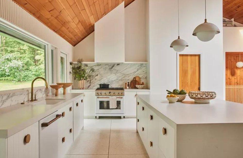 ilustrasi desain plafon dapur modern minimalis (thespruce.com)