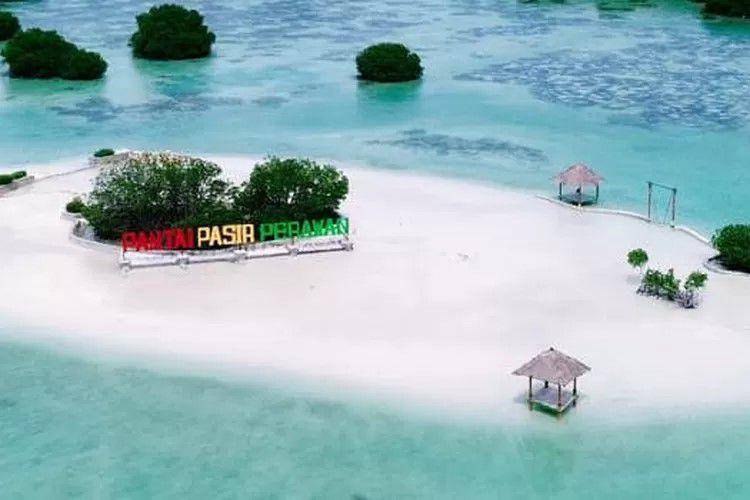 Pantai Pasir Perawan di Pulau Pari (instagram.com/pulau_pari_id)