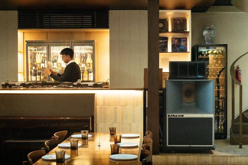 Suasana di Locaāhands Dining Club. (Instagram.com/at_diningclub)